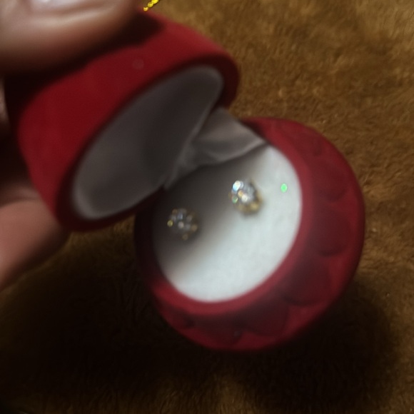 Elegant Gold Stud Earrings - Picture 6 of 9